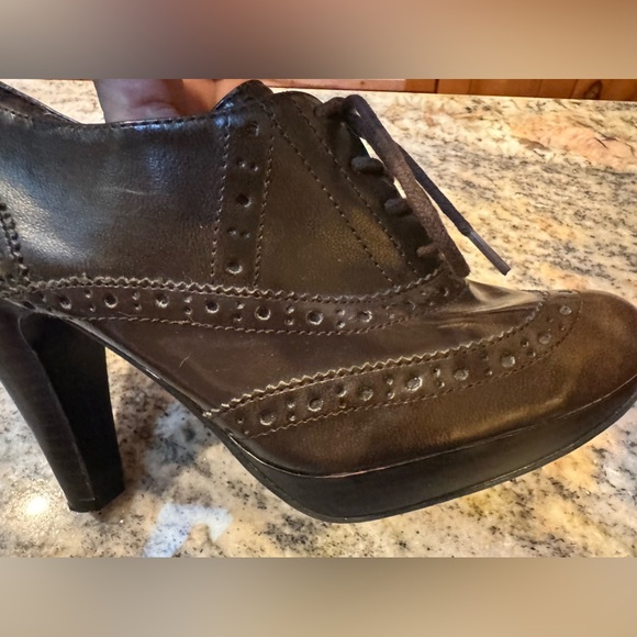 Bongo lace up brown bootie  shoes. Size 7.5 - Picture 7 of 14